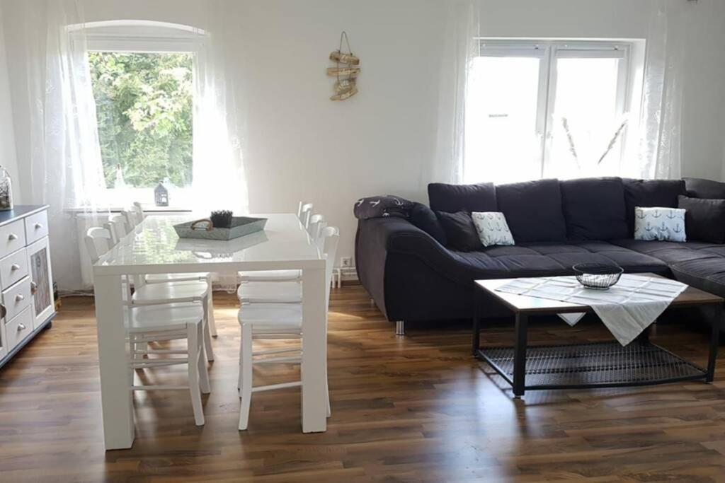 Gemuetliche Haushaelfte Mit Garten Und Terrasse Flensburgo Exterior foto